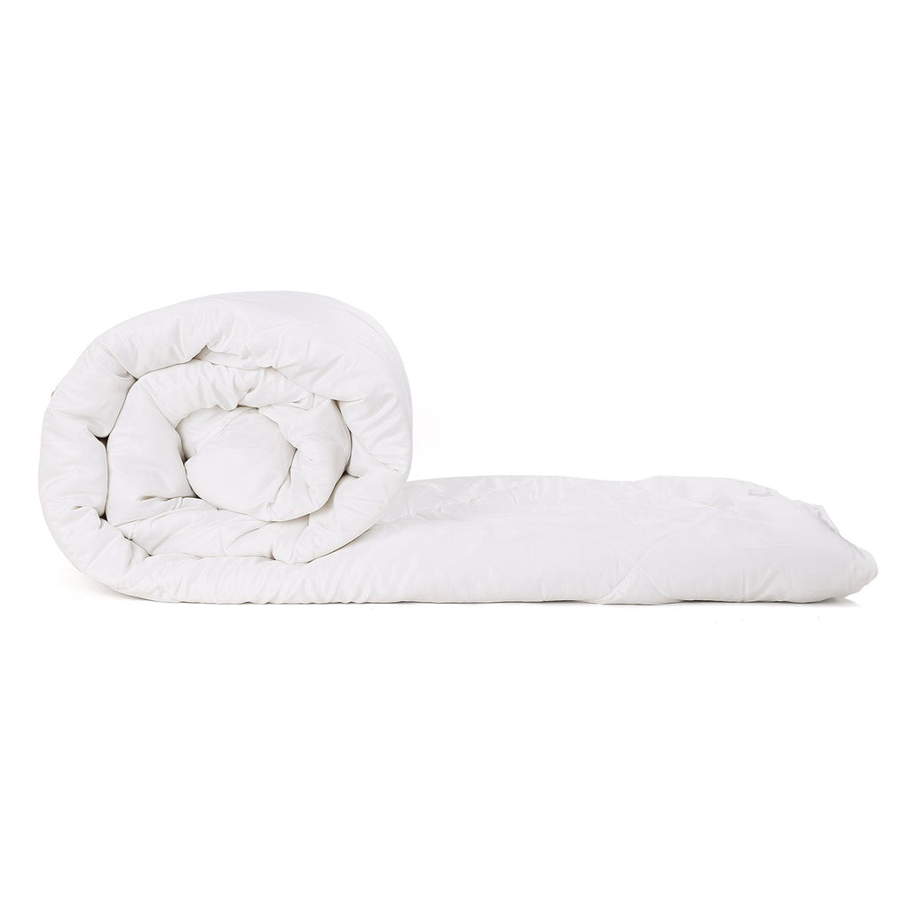 COCONUT WHITE  ,REVERSIBLE COMFORTER, SINGLE REVERSIBLE COMFORTER, DOUBLE REVERSIBLE COMFORTER,  SINGLE COMFORETER, DOUBLE COMFORTER, 180 GSM, MICROFIBRE, LIGHT WEIGHT, EASY CARE, MACHINE WASH, SUPER SOFT, SINGLE DUVET, DOUBLE DUVET, DUVET, COMFORTER.  