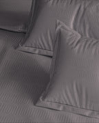 Geometric 300 TC King Size Jacquard Bedding Set