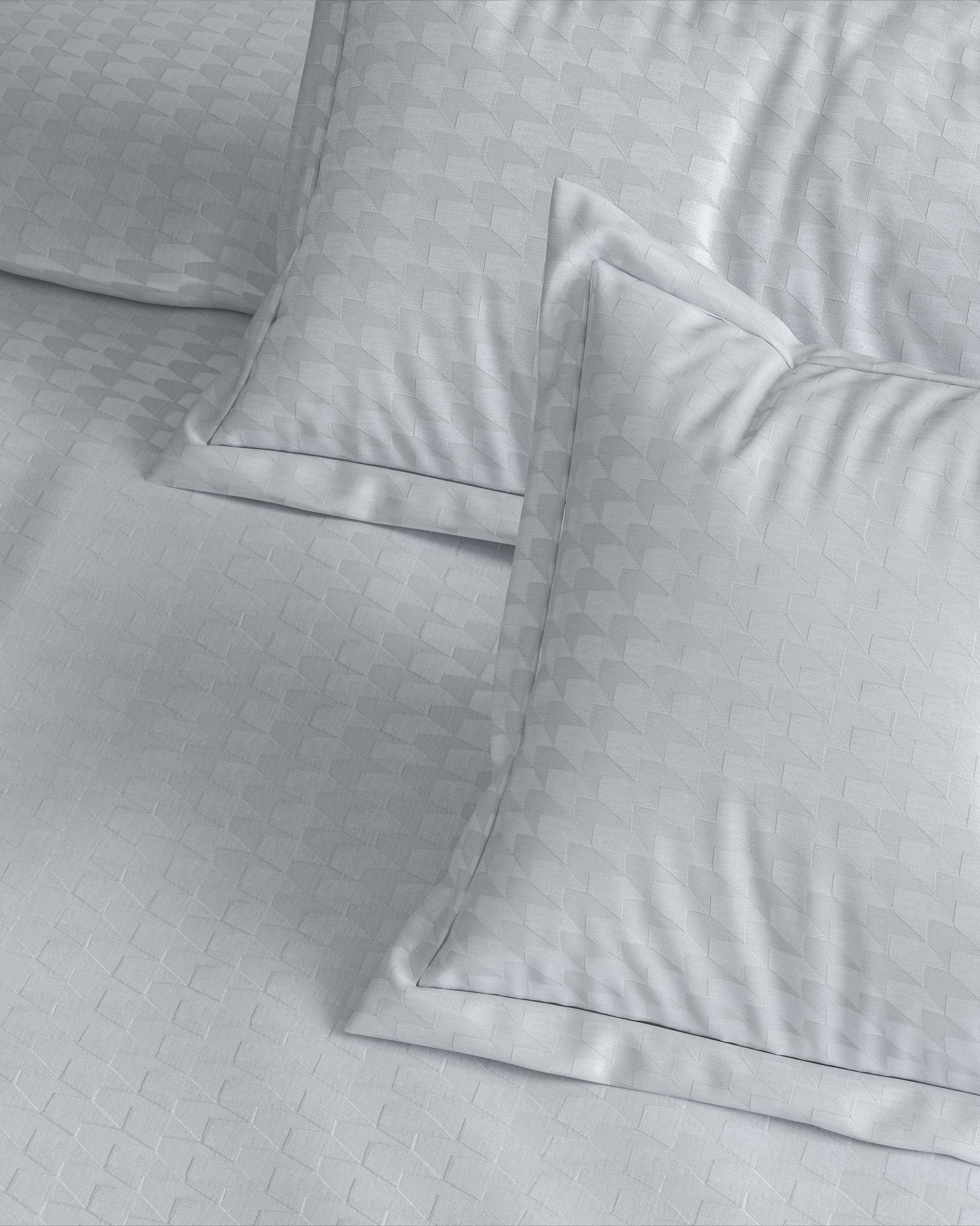 Houndstooth 300 TC King Size Jacquard Bedding Set