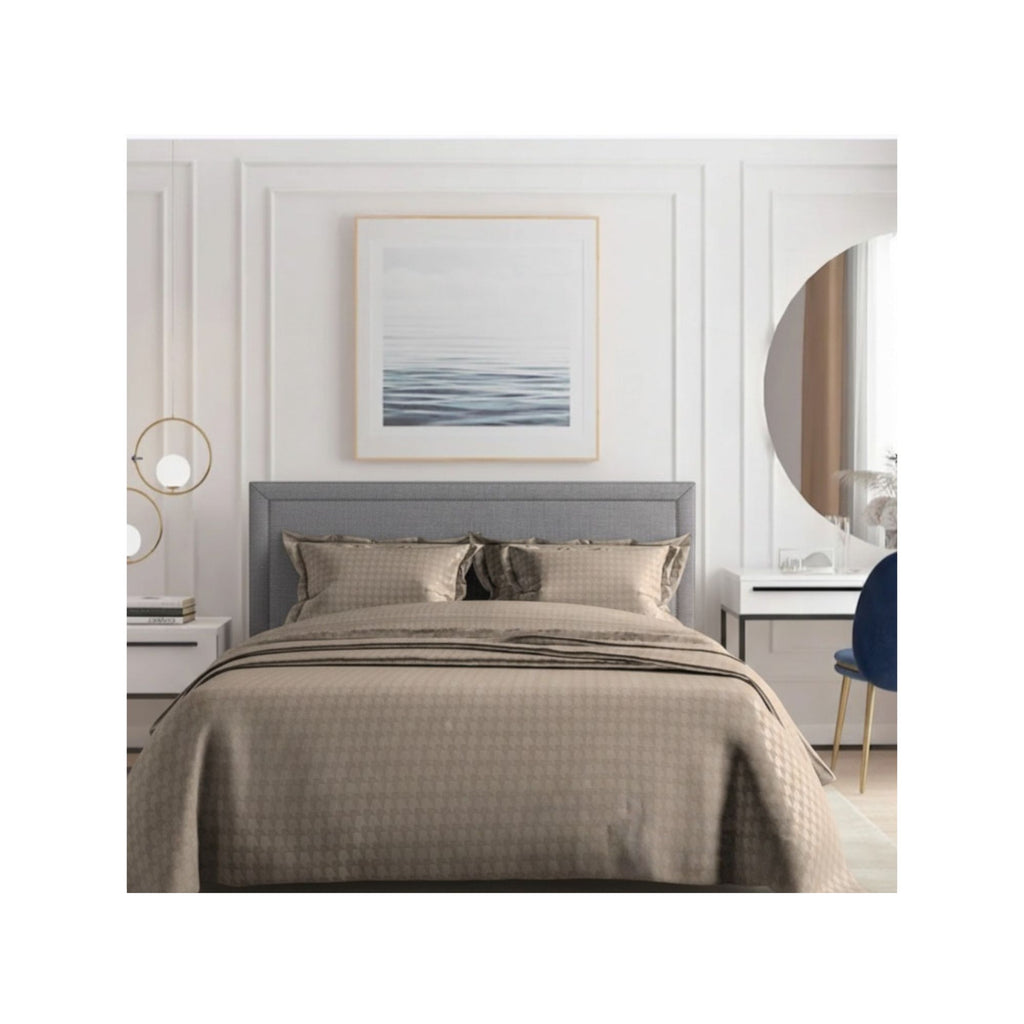 Houndstooth 300 TC King Size Jacquard Bedding Set