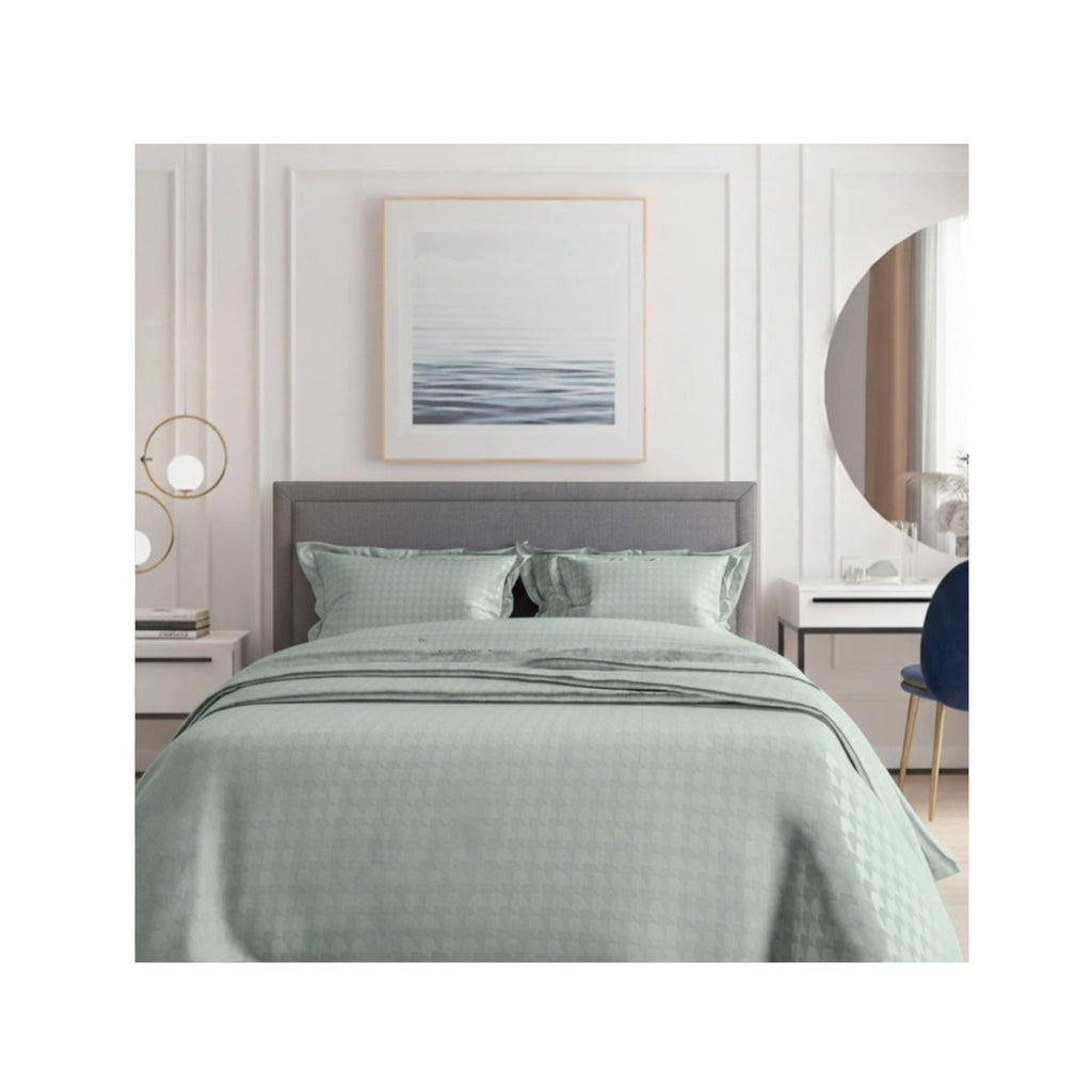 Houndstooth 300 TC King Size Jacquard Bedding Set
